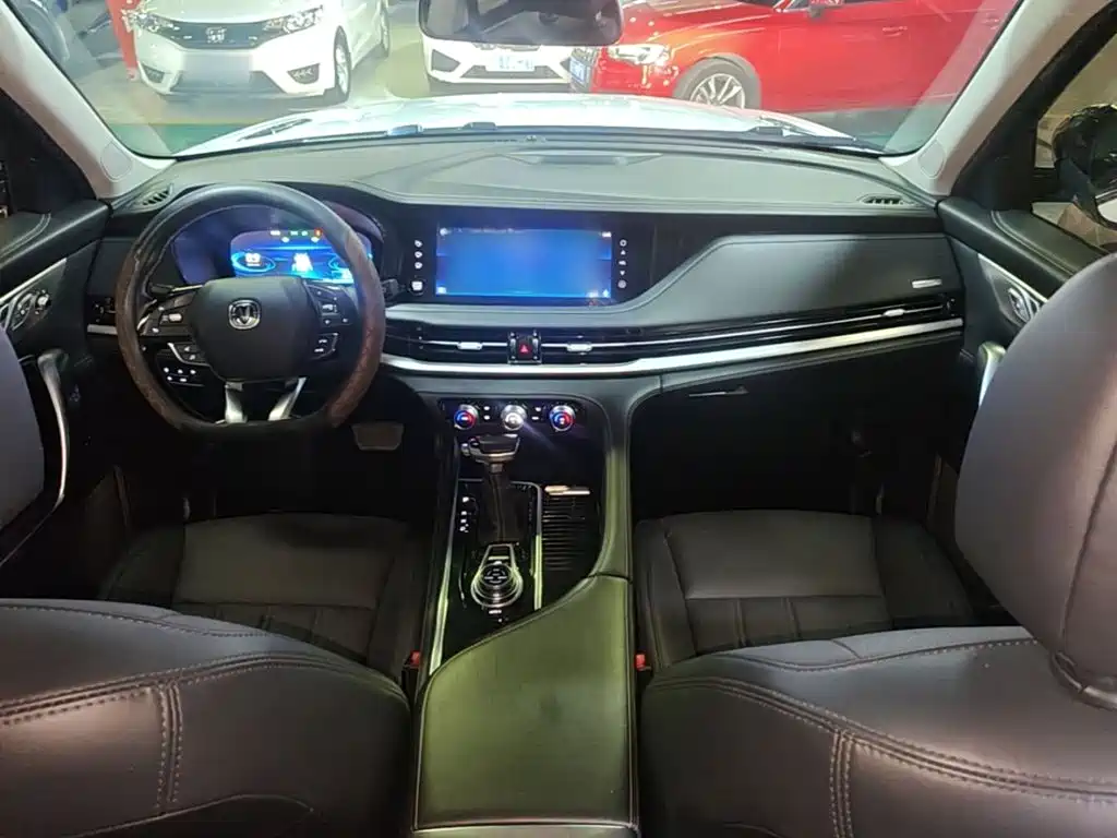 Changan CS95 — миниатюра 10