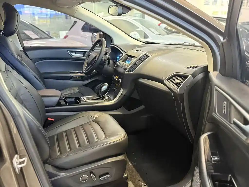Ford Edge — миниатюра 12