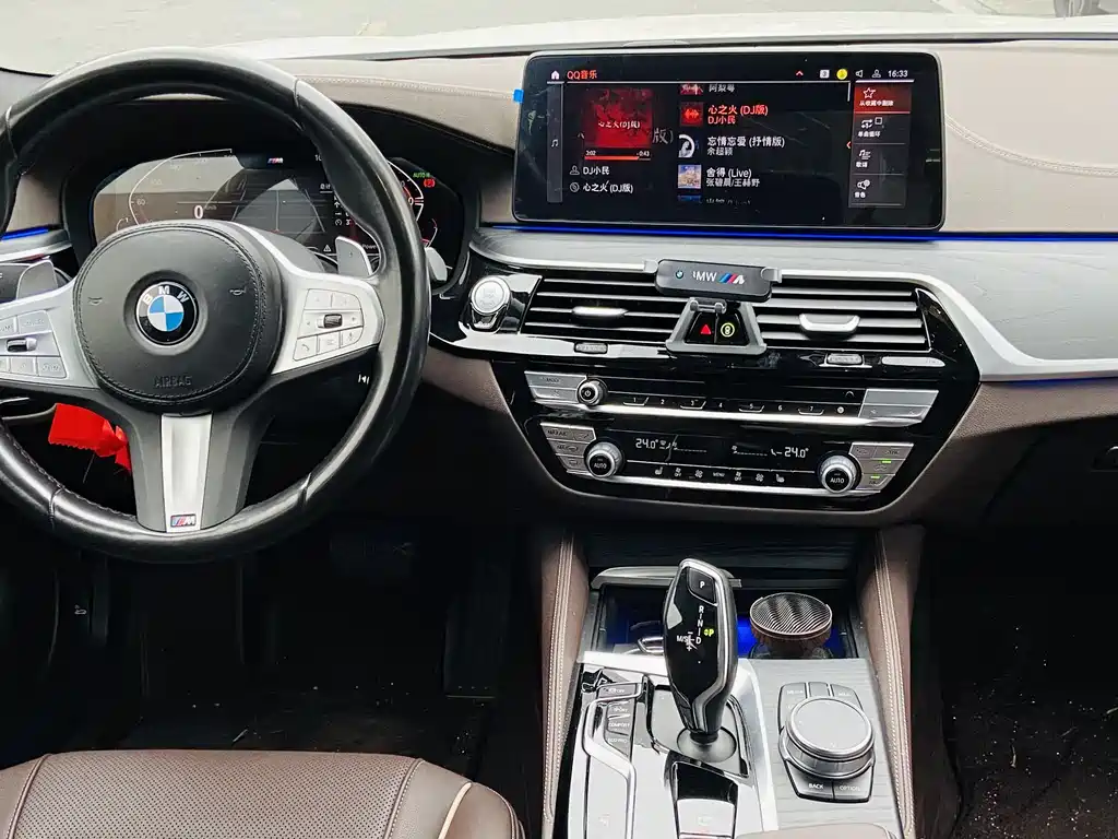 BMW 5 SERIES