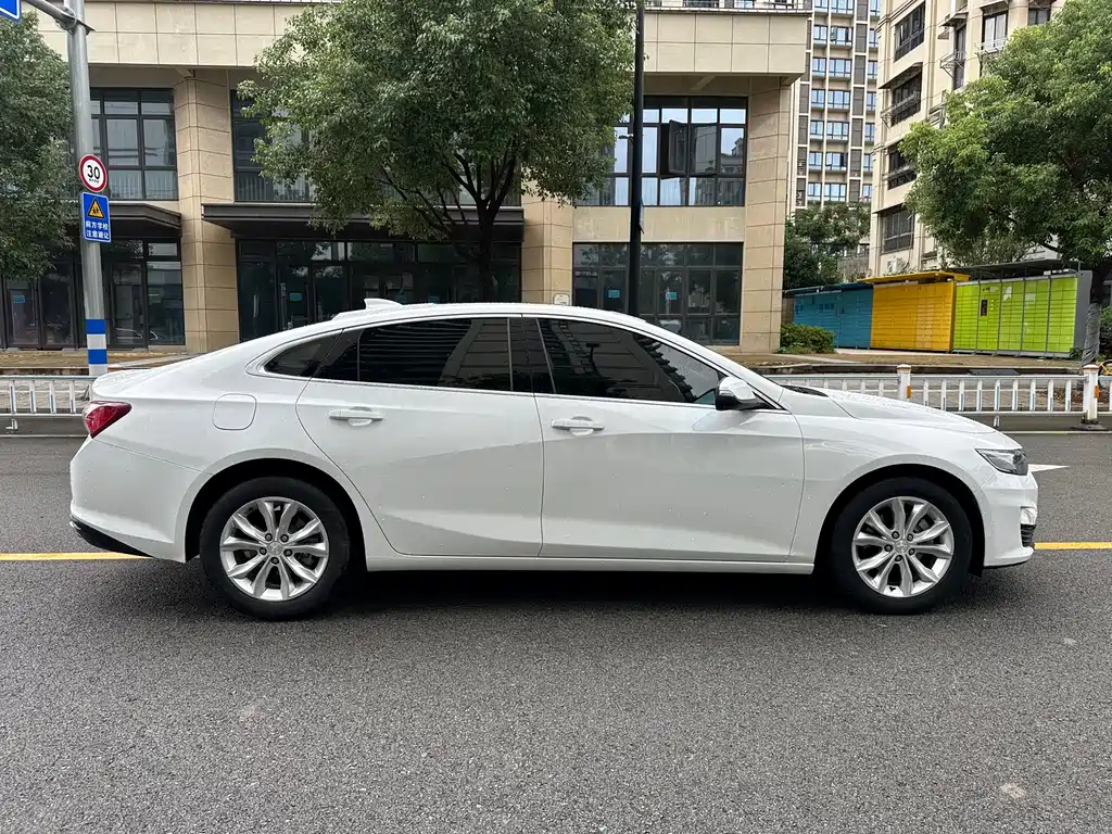Chevrolet Malibu XL — миниатюра 12