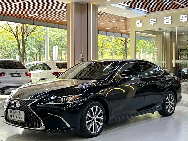 LEXUS ES 2019