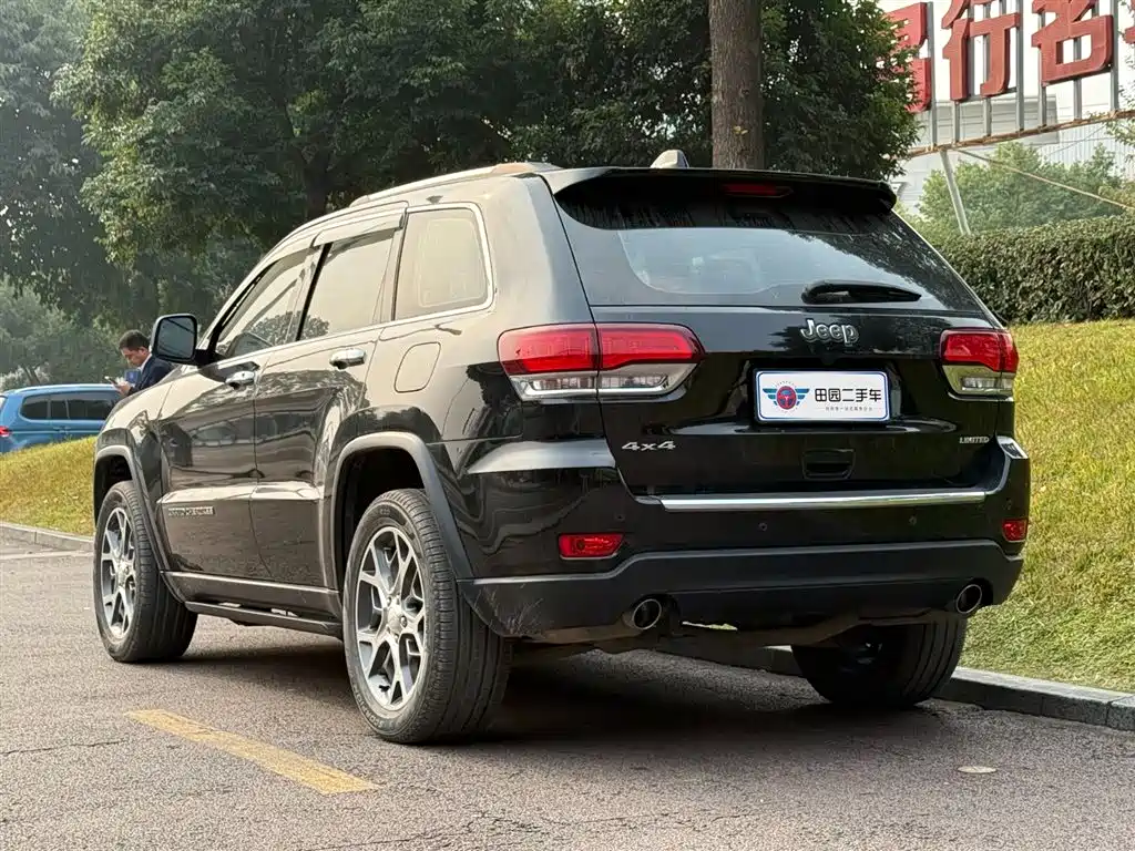 JEEP GRAND CHEROKEE