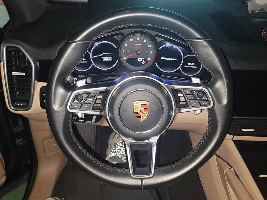 Porsche Cayenne — миниатюра 15