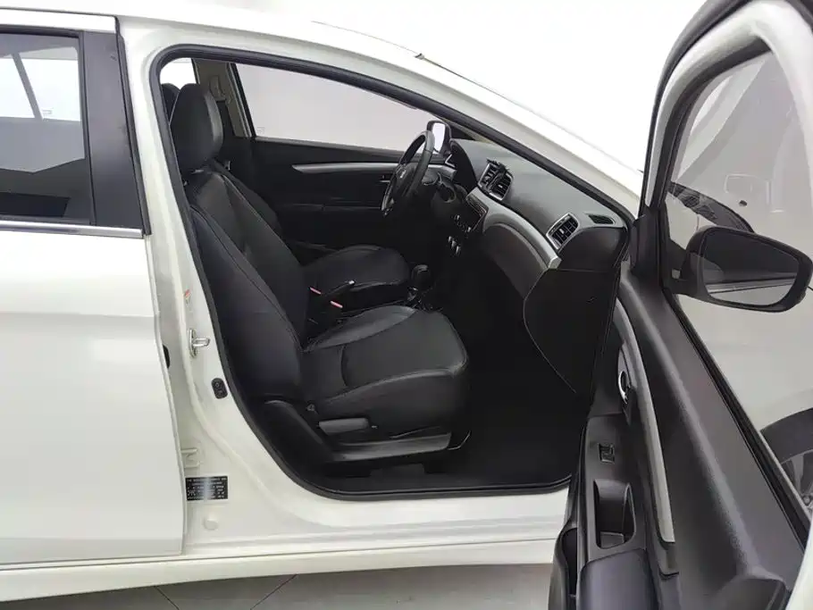 Suzuki Alivio — миниатюра 8