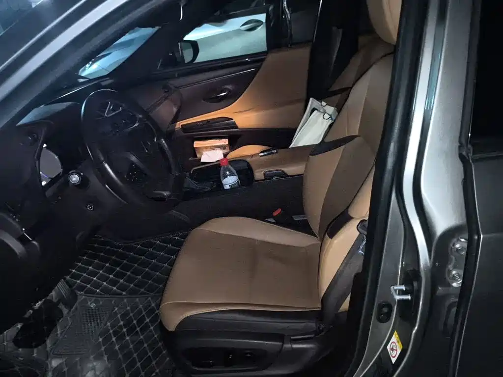 Lexus ES — миниатюра 16