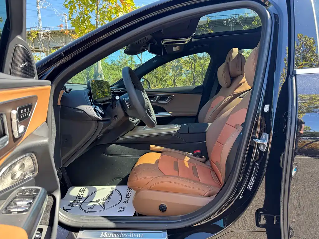 Mercedes-Benz E-Class — миниатюра 4