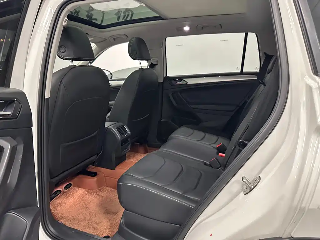 Volkswagen Tiguan L — миниатюра 5
