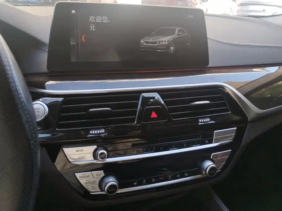 BMW 5 Series — миниатюра 13