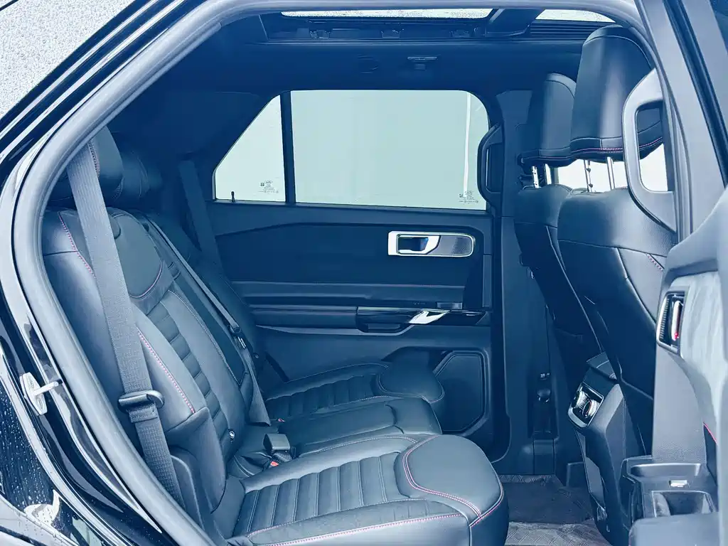 Ford Explorer — миниатюра 18