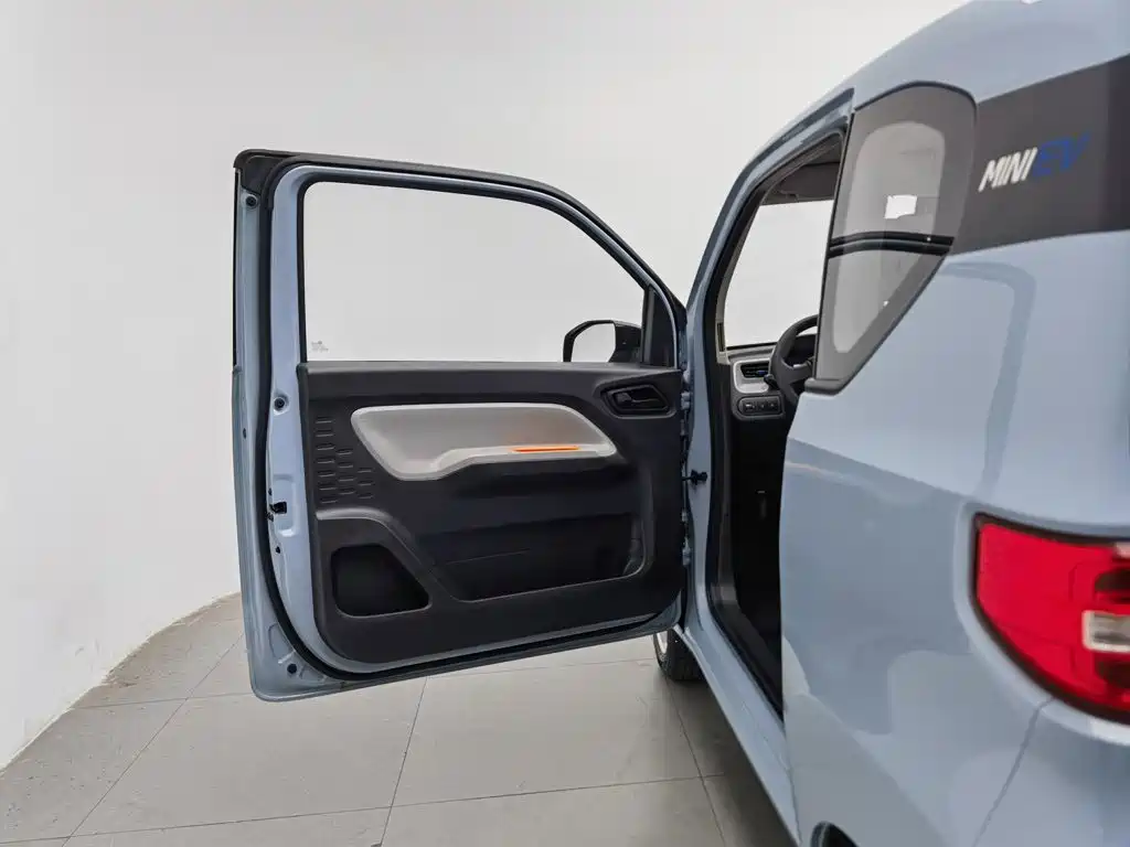 Wuling MINIEV — миниатюра 8