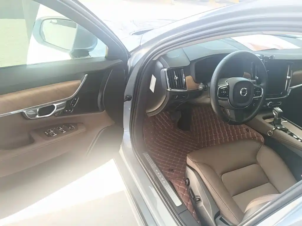 Volvo S90 — миниатюра 16