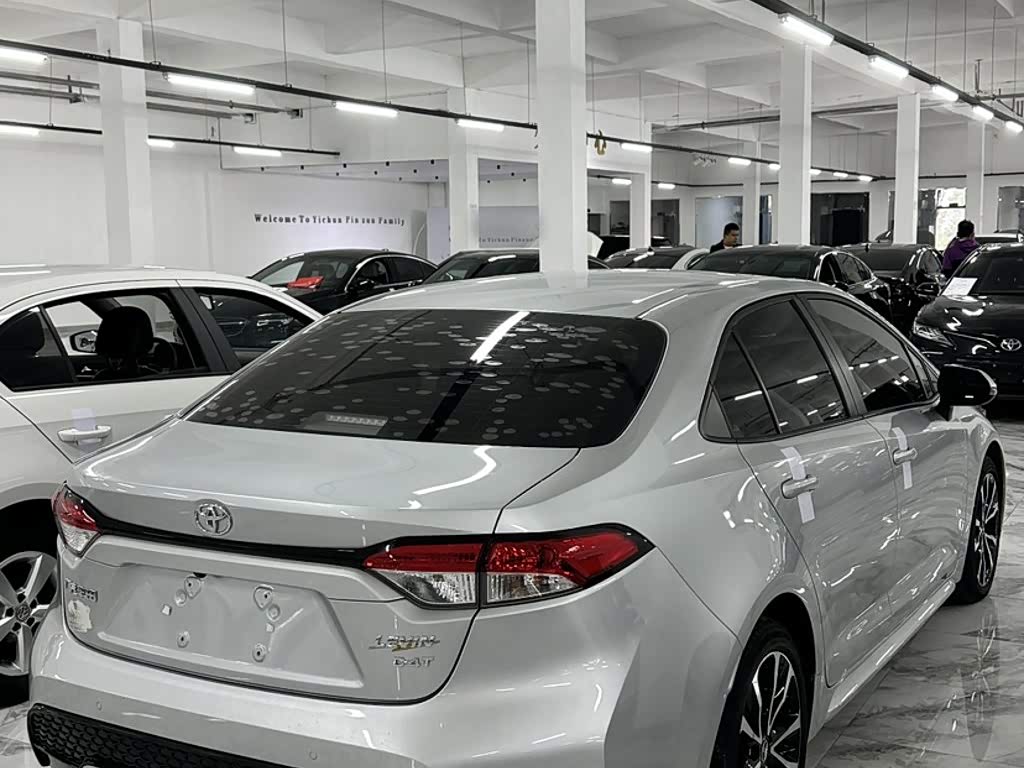 Toyota Levin 1.2 л 2021 г. Серебристо-серый, пробег 27300 км