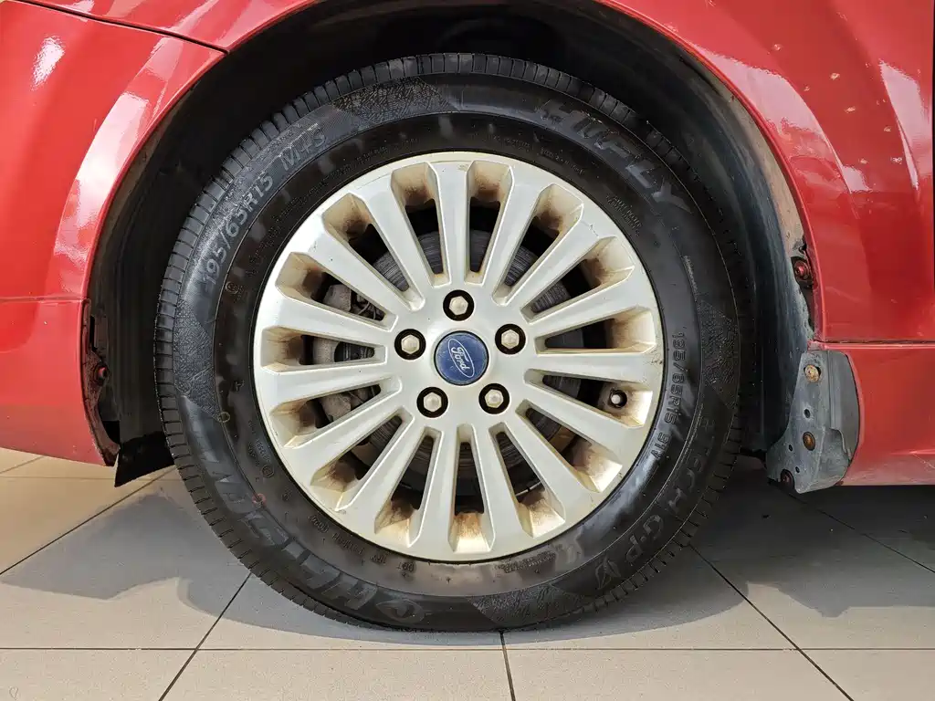 Ford Focus 2013 1.8L AT Fashion