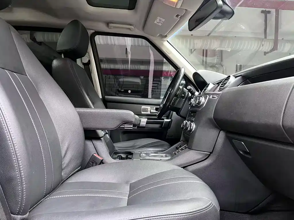 Land Rover Discovery 2015 3.0 SC V6 HSE