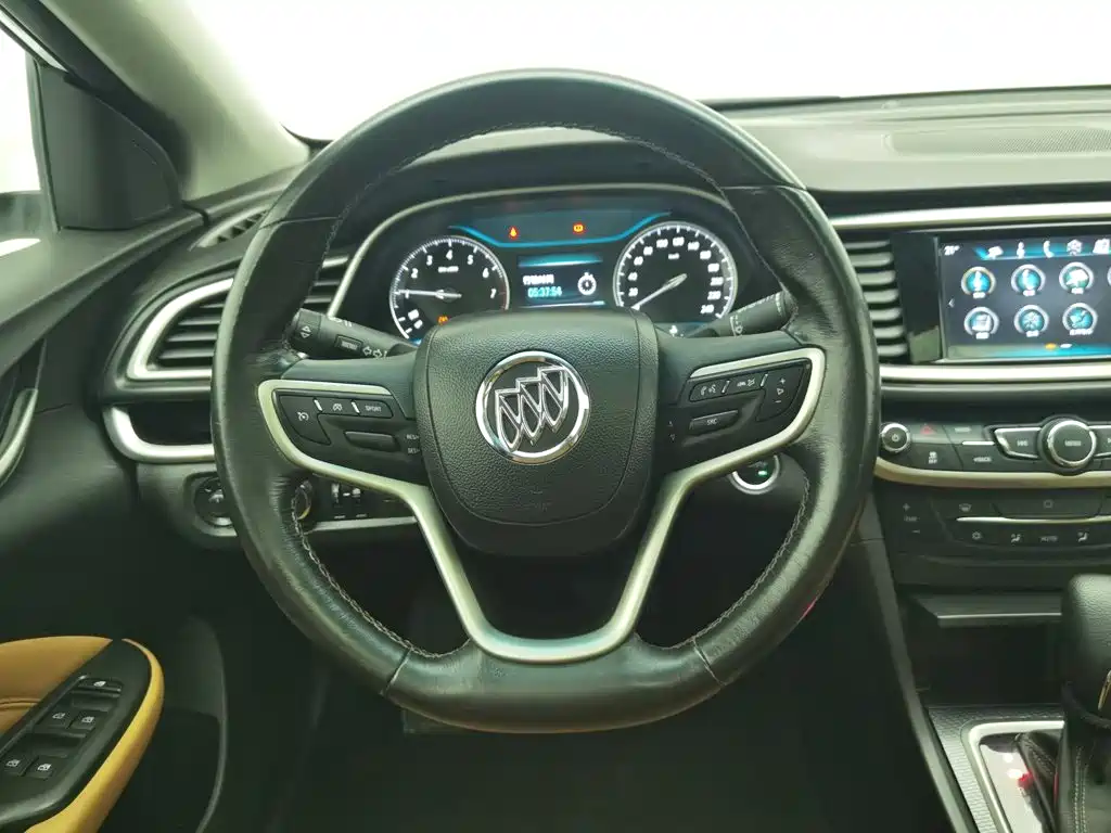 Buick Excelle — миниатюра 11