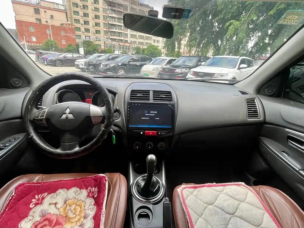 Mitsubishi ASX 2013 1.6L MT Standard