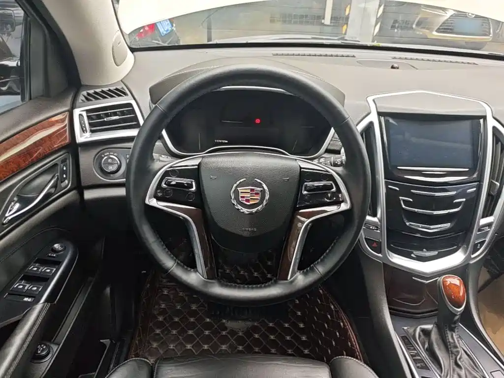 Cadillac SRX — миниатюра 11