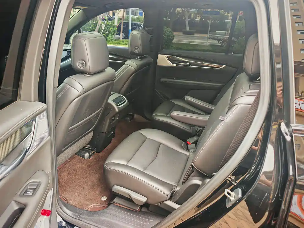Cadillac XT6 — миниатюра 9