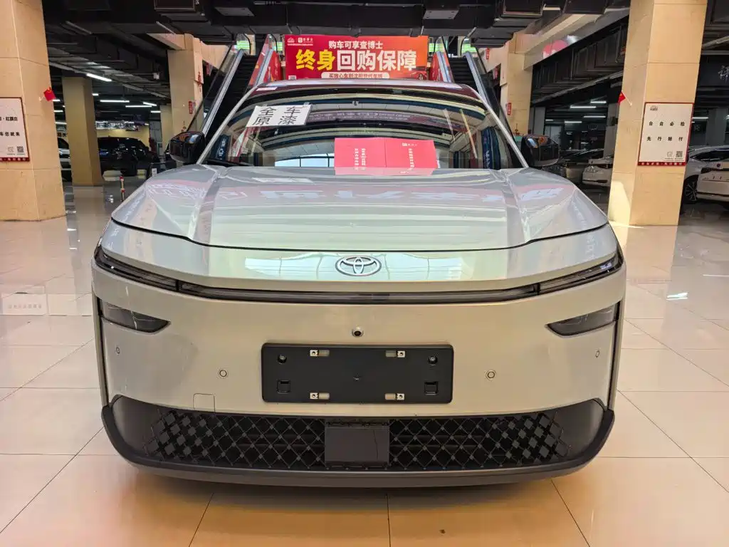 Toyota bZ3X — миниатюра 2