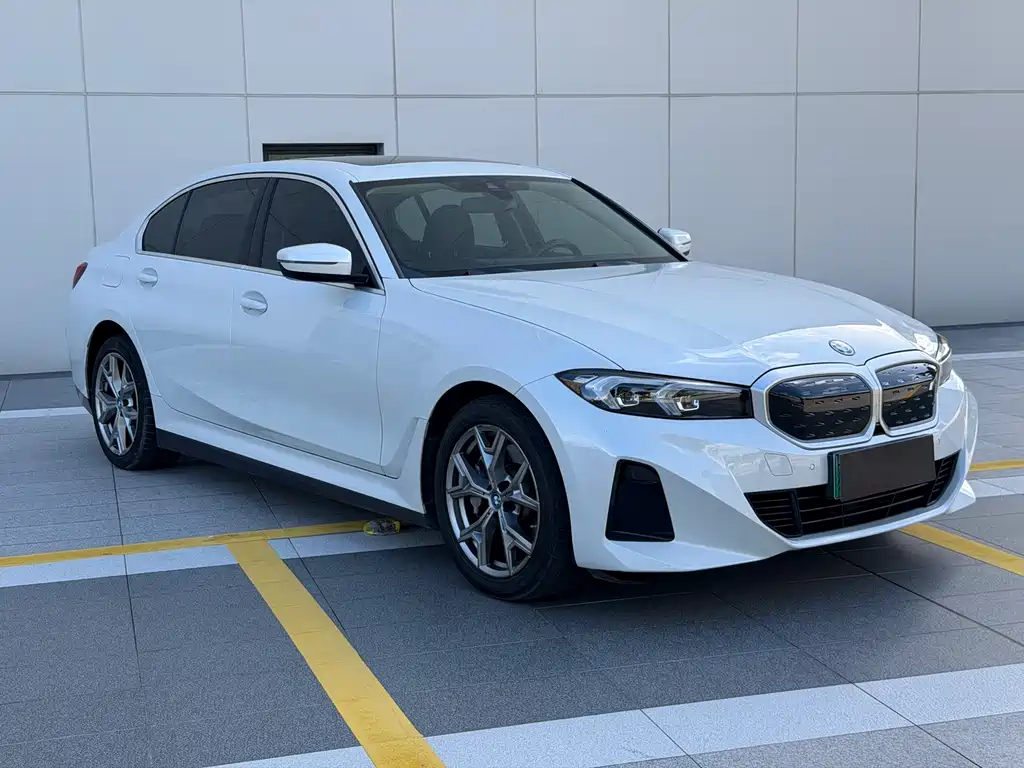 BMW i3 2022 eDrive 35 L