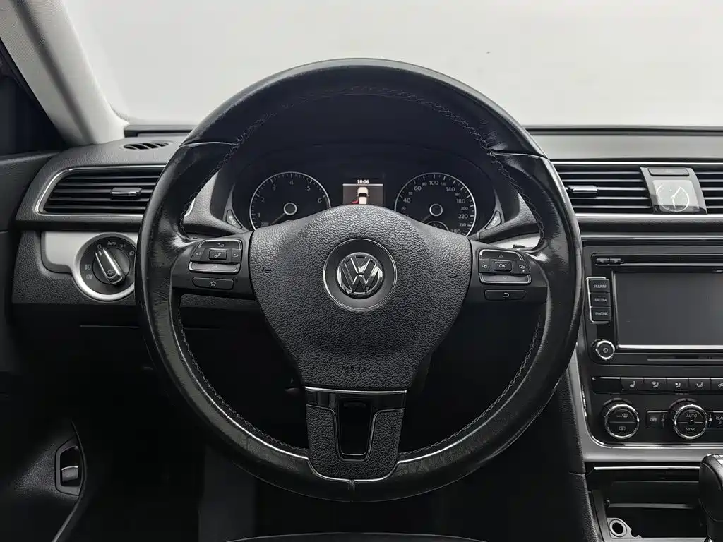 Volkswagen Passat — миниатюра 11