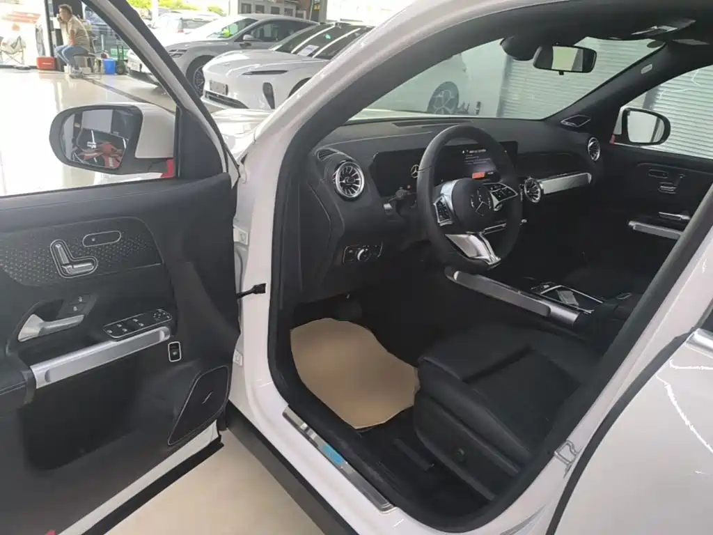 Mercedes-Benz EQB — миниатюра 16