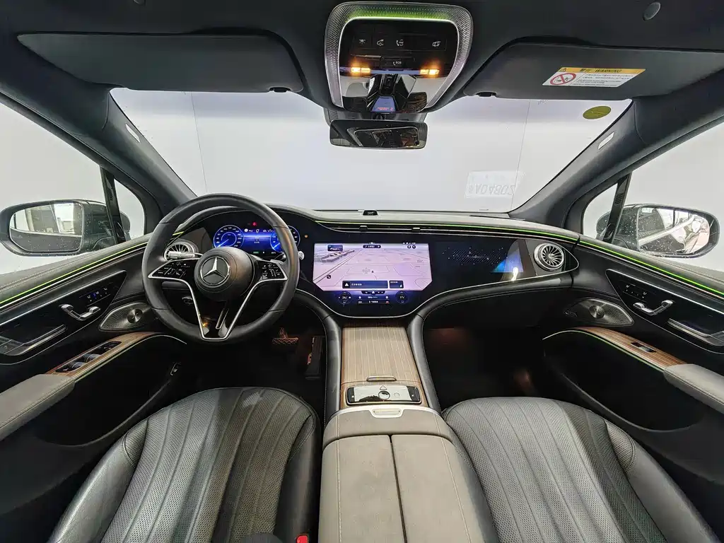 Mercedes-Benz EQS SUV — миниатюра 10