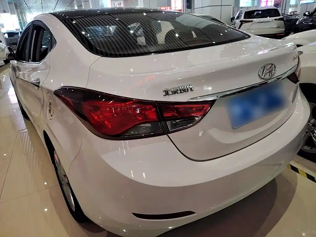 Hyundai Elantra Langdong — миниатюра 5