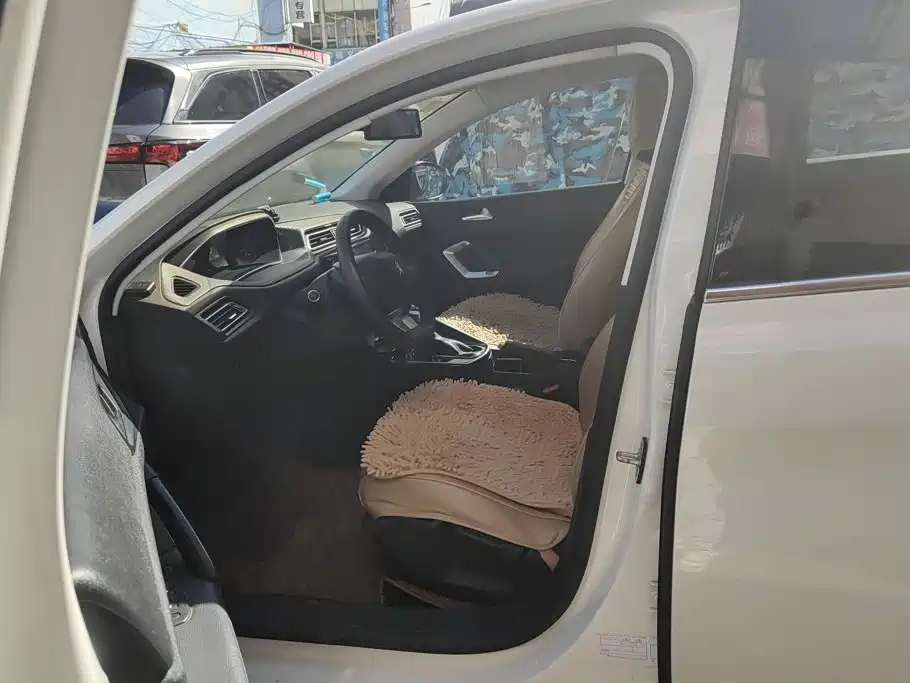 Peugeot 308 — миниатюра 9
