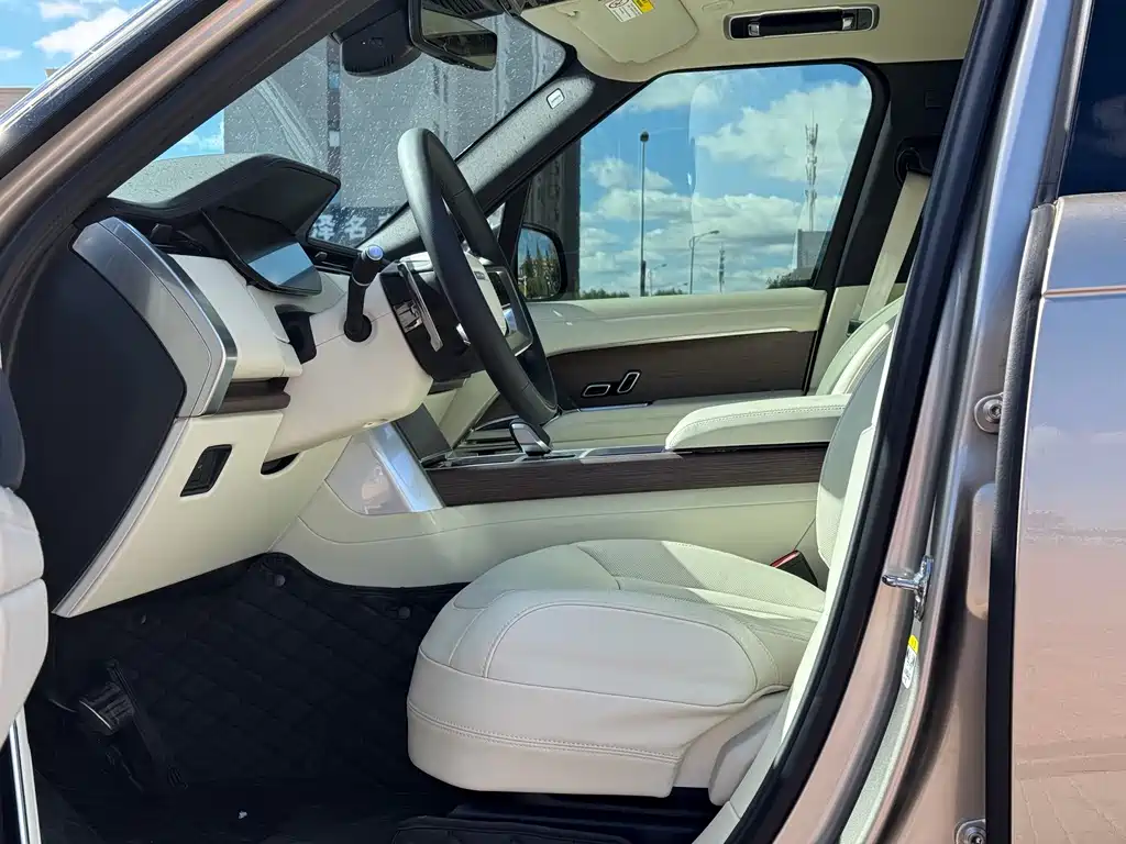 Land Rover Range Rover — миниатюра 5