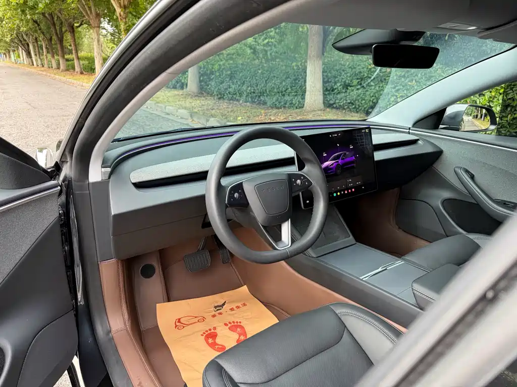 Tesla Model 3 — миниатюра 9