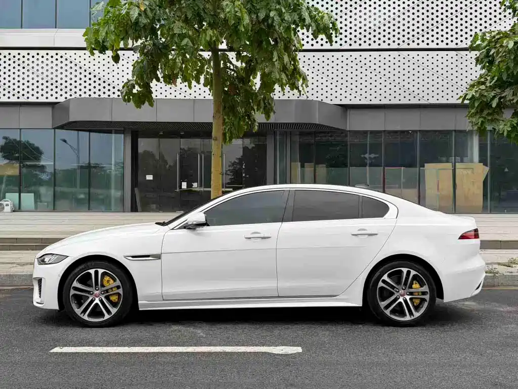 Jaguar XEL — миниатюра 4