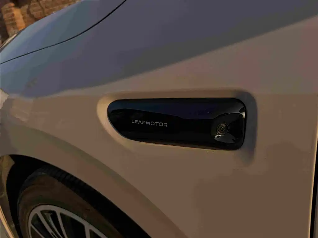 Leapmotor Leapmotor B01 — миниатюра 20