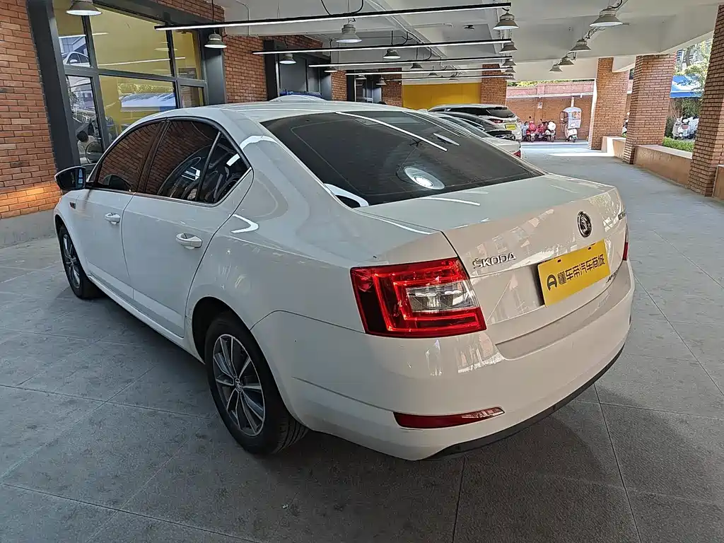 Skoda Octavia — миниатюра 3