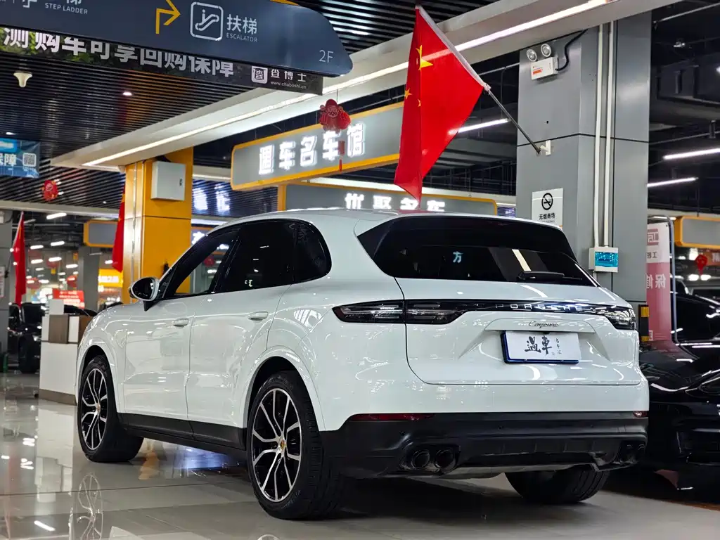 Porsche Cayenne — миниатюра 14