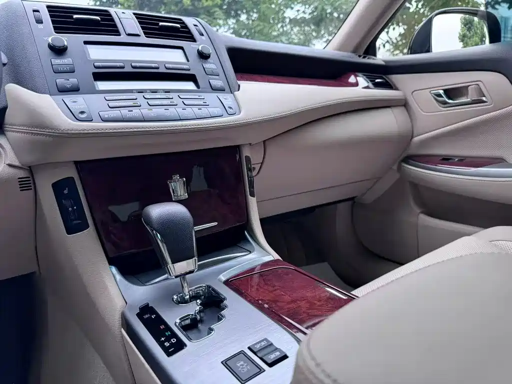 Toyota Crown 2012 2.5L Royal
