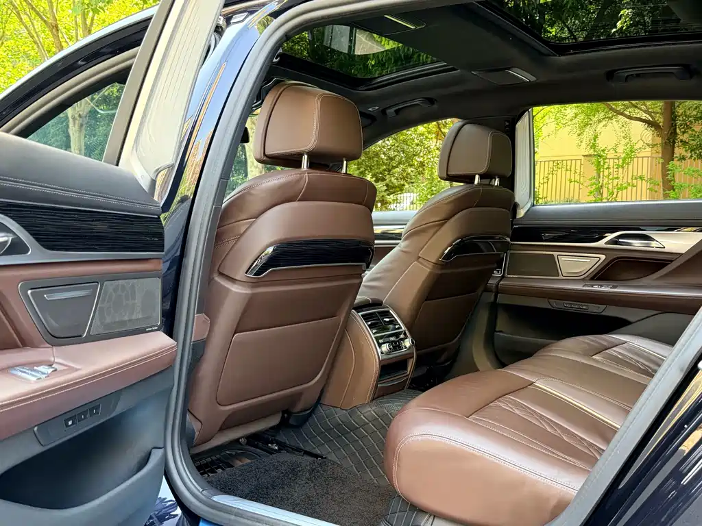 BMW 7 Series 7 2021 730Li M Sport