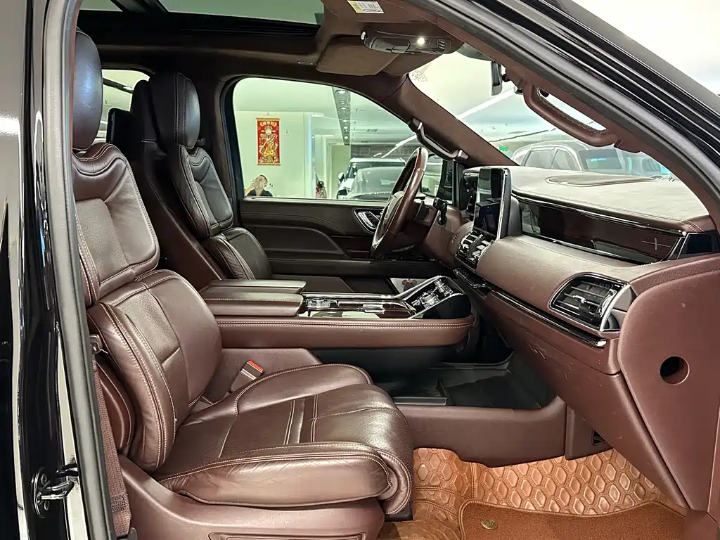 Lincoln Navigator — миниатюра 12