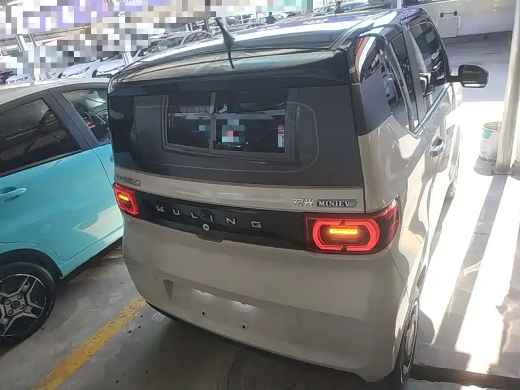 Wuling MINIEV — миниатюра 6