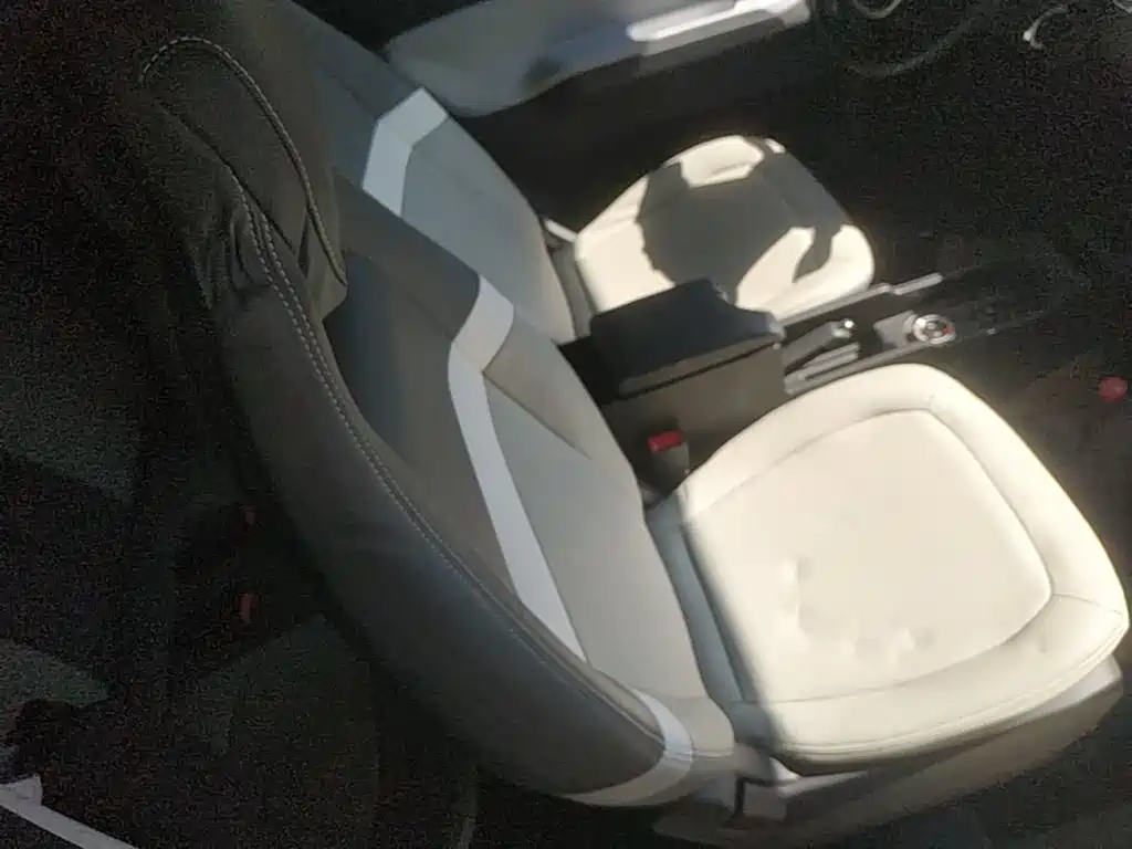 Wuling MINIEV — миниатюра 25