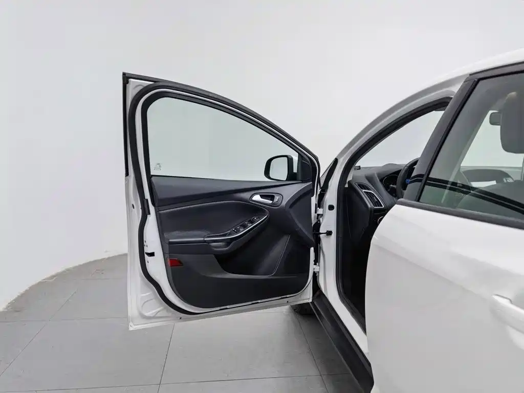 Ford Focus — миниатюра 8