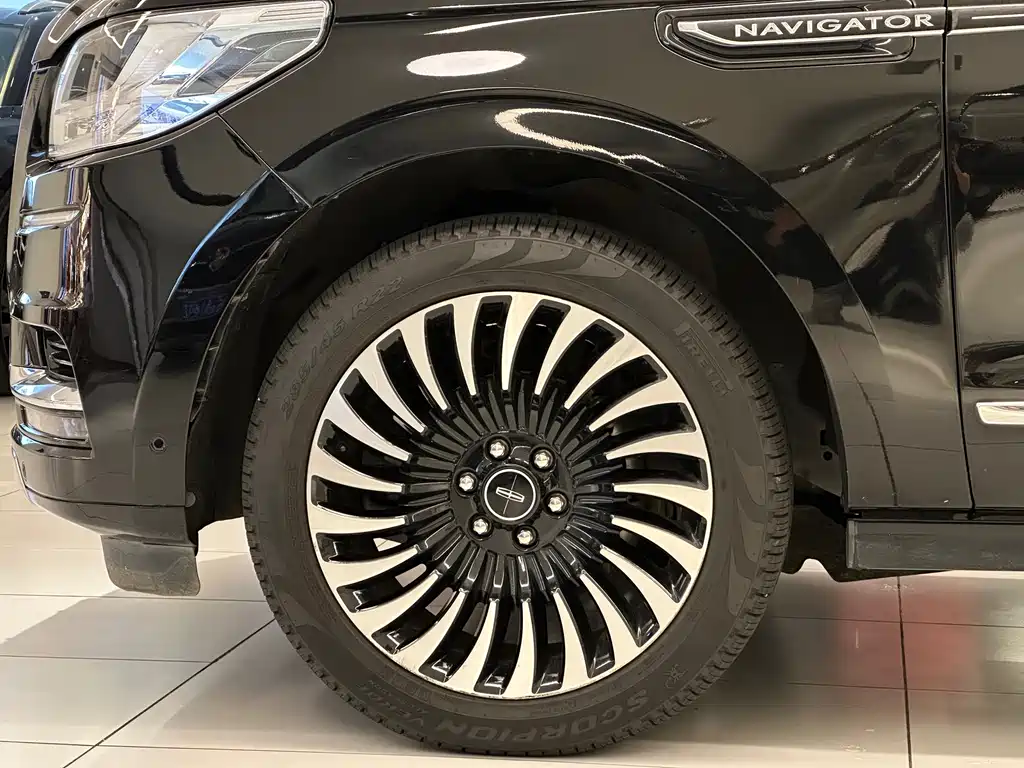 Lincoln Navigator — миниатюра 27