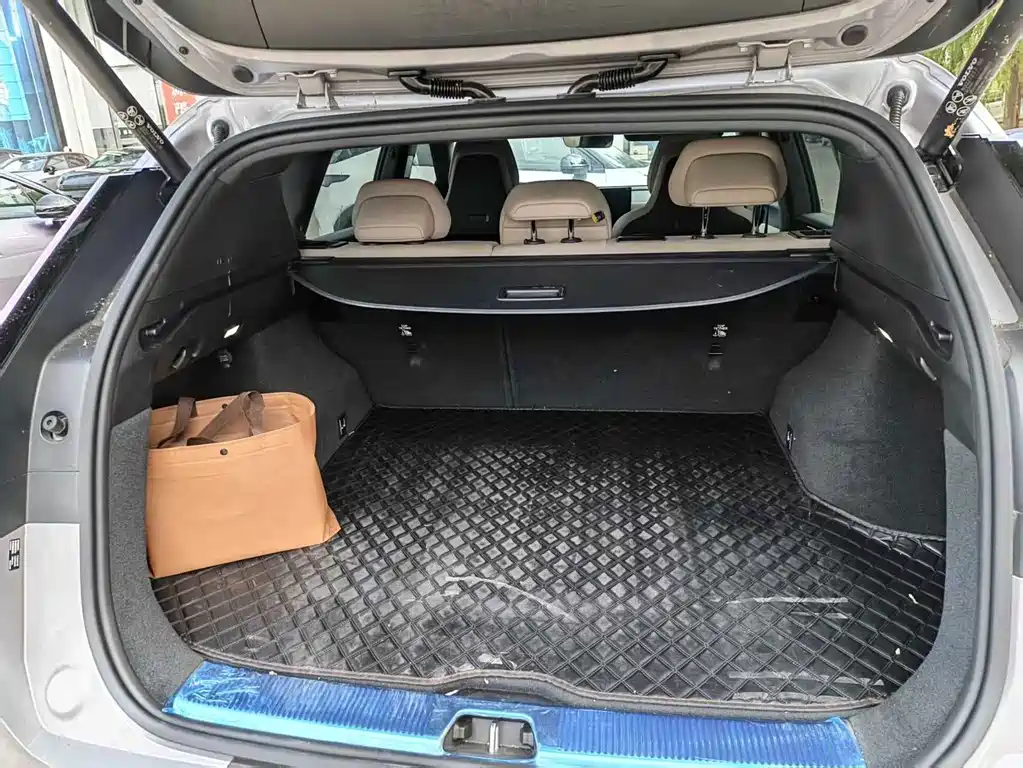 Volvo XC70 PHEV — миниатюра 3