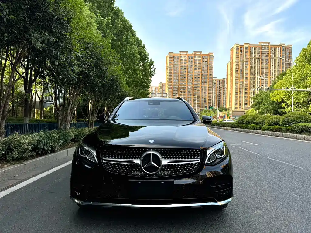 MERCEDES-BENZ GLC