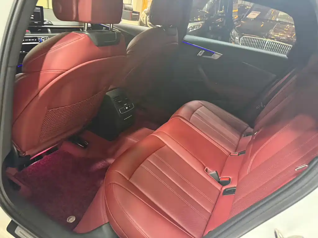 Audi A4L 2025 200 Enjoy 40 TFSI Luxury