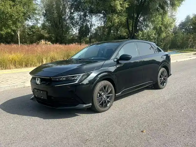 Honda e:NP2