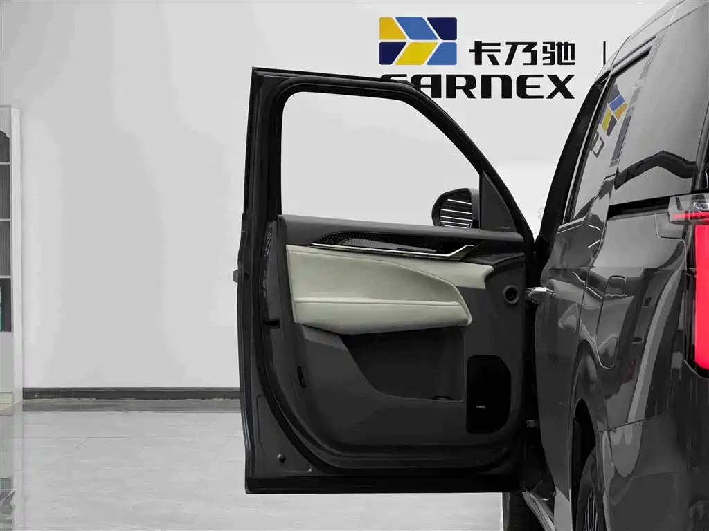 Zeekr 009 2024 мест Executive 108kWh
