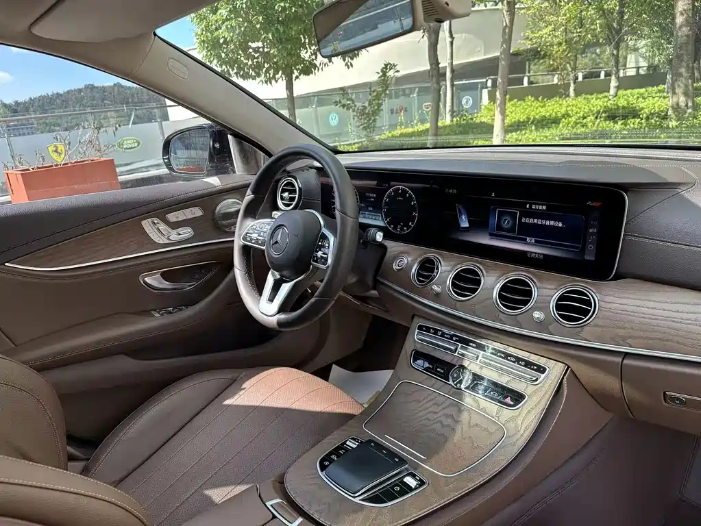 Mercedes-Benz E-Class — миниатюра 30