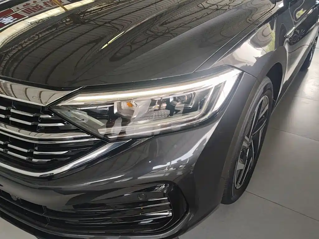 Volkswagen Sagitar — миниатюра 24