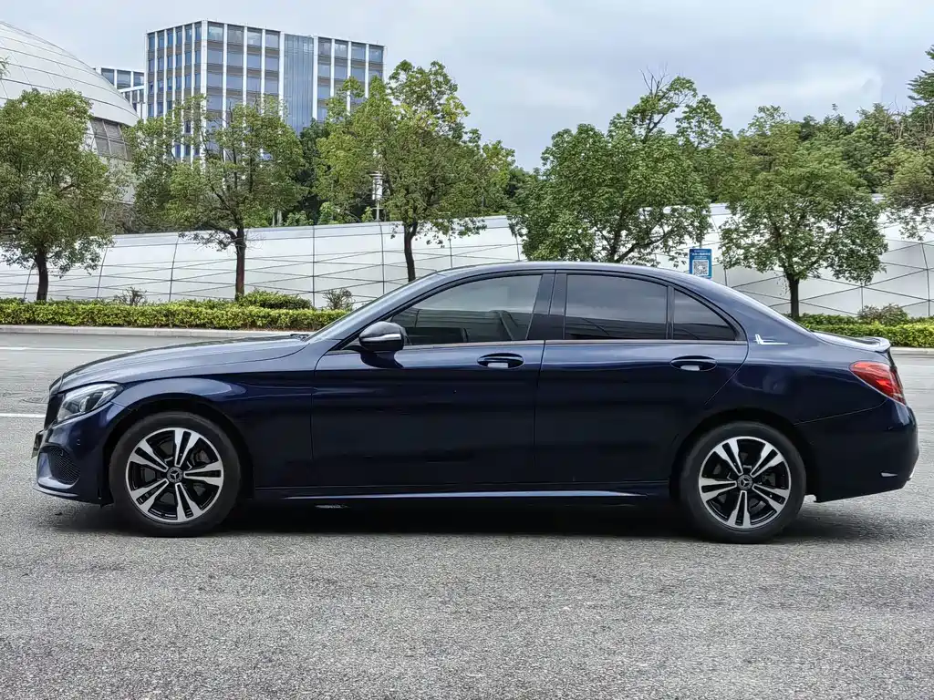 Mercedes-Benz C-Class — миниатюра 4